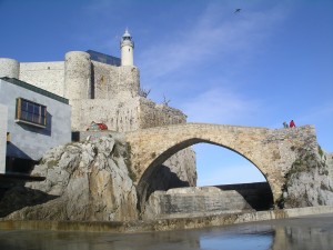 Vista del puente medieval